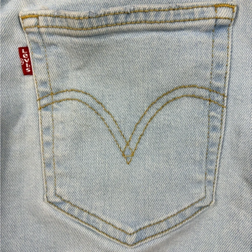 Levi’s Women’s Ribcage Ankle Straight Button Fly Light Wash Jeans | Size 28x27